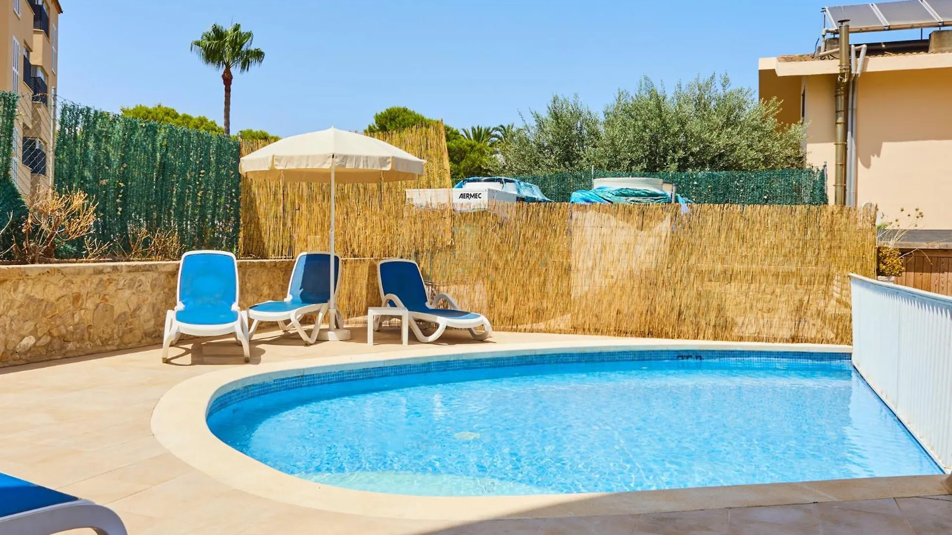 Sol Y Mar Apartments Cala Bona  Spain